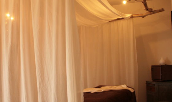 [静岡県浜松市] リゾートのようなサロンのカーテン | リネンカーテン | トレジュール | 麻や綿のオーダーカーテン